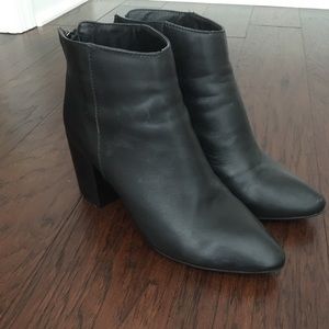 Steve Madden black leather booties
